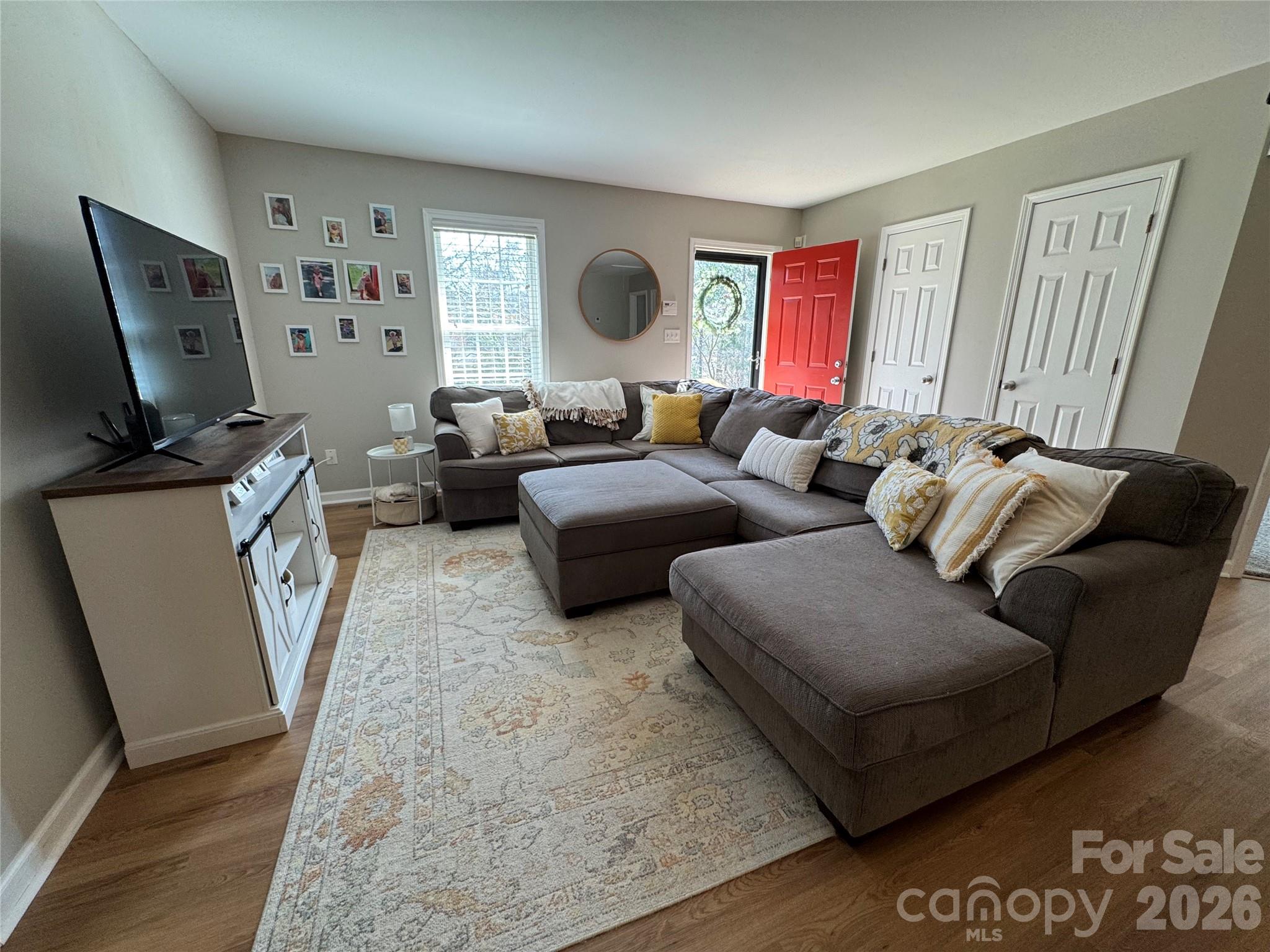 345 Dellwood Court SE