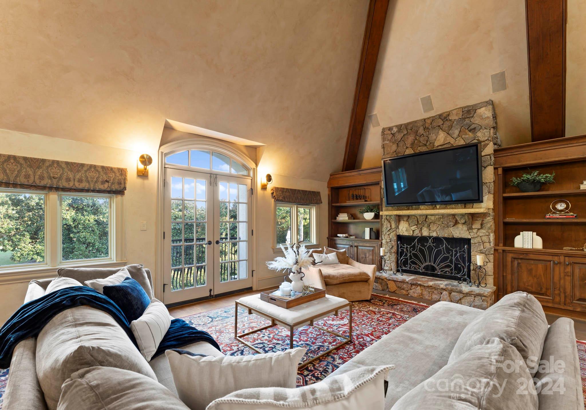 Seven Eagles - Residential