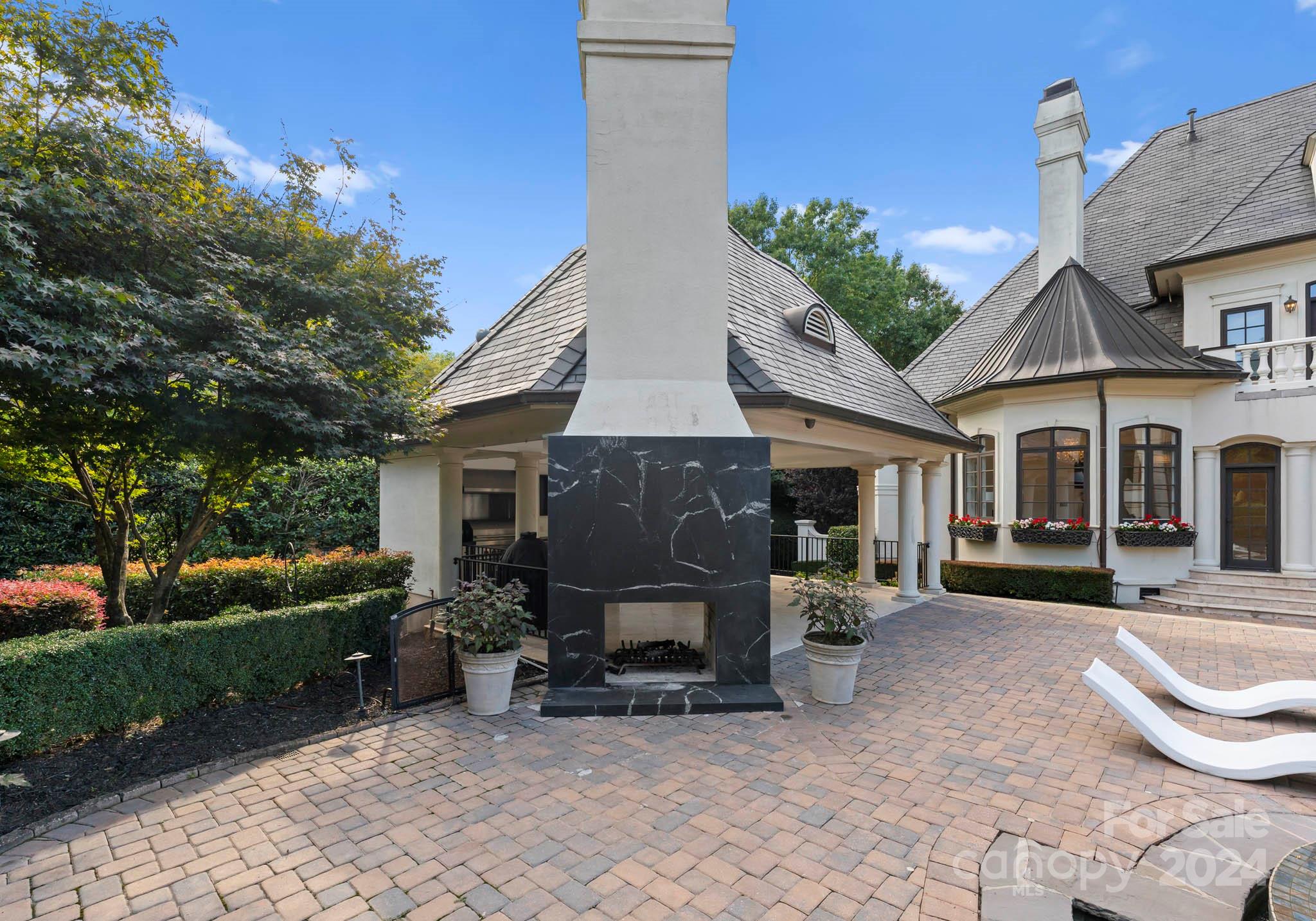 Seven Eagles - Residential