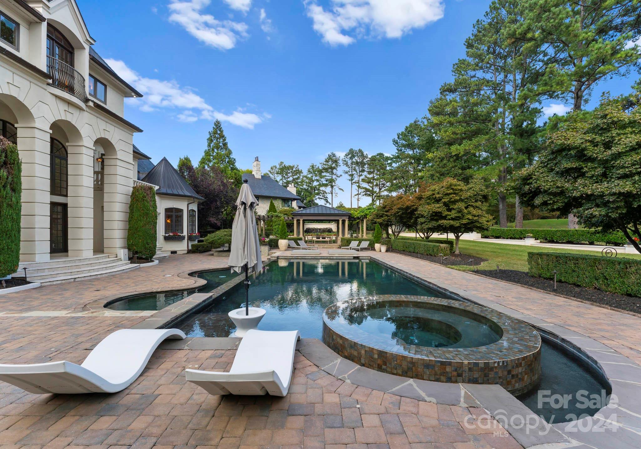 Seven Eagles - Residential