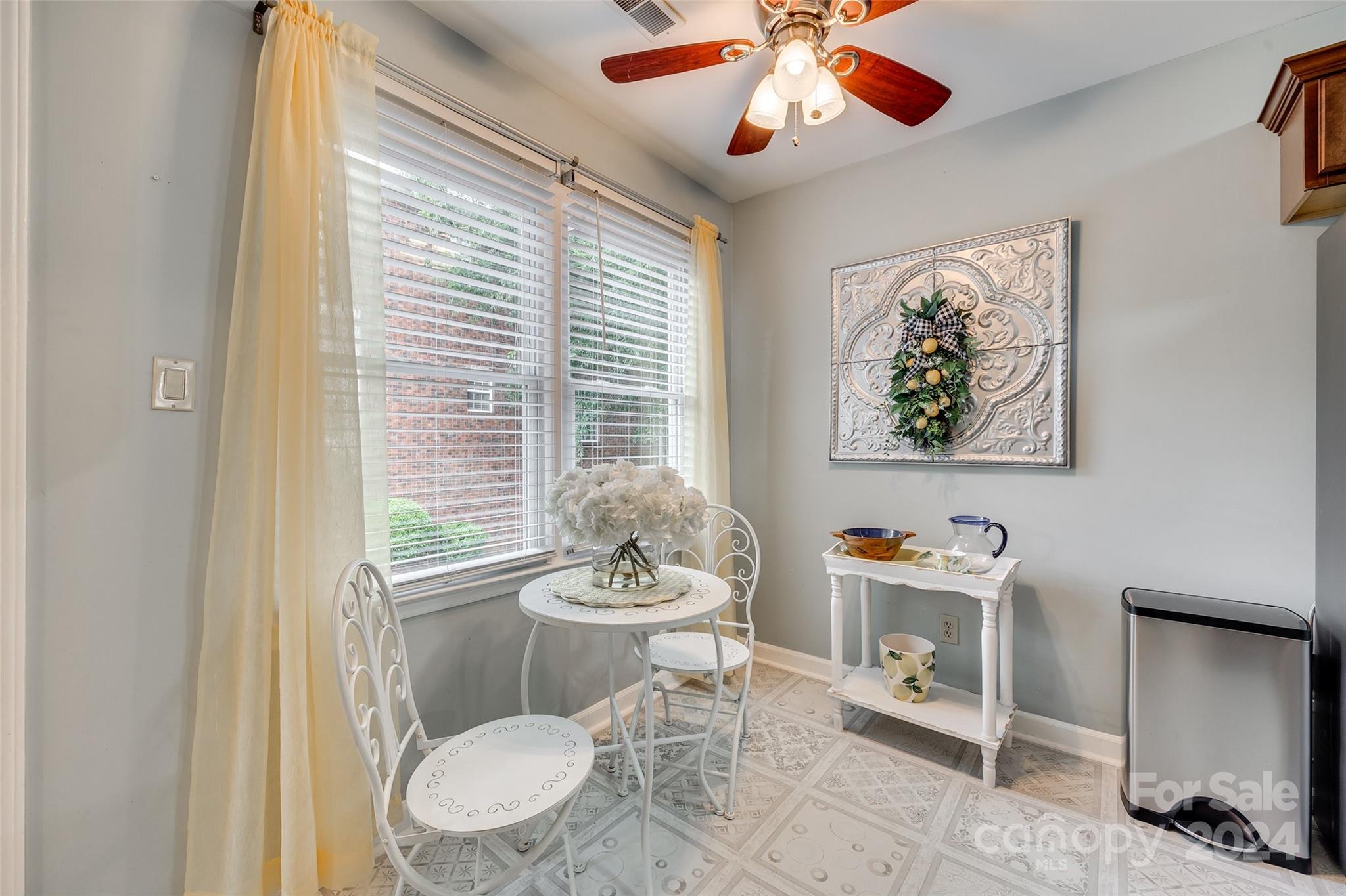 Brentwood Condos - Residential