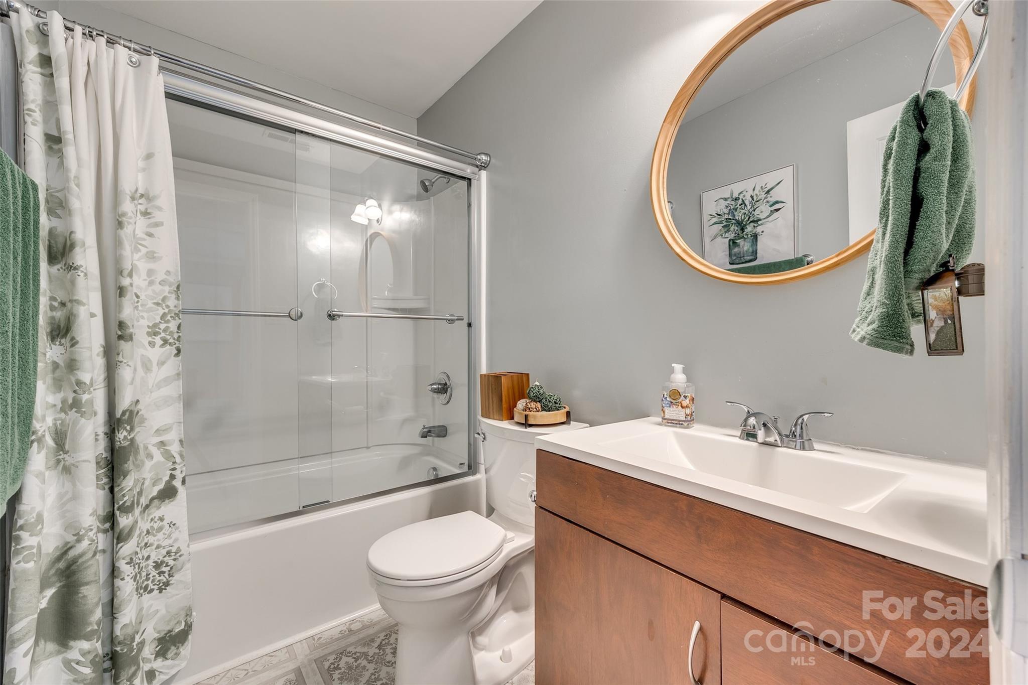 Brentwood Condos - Residential