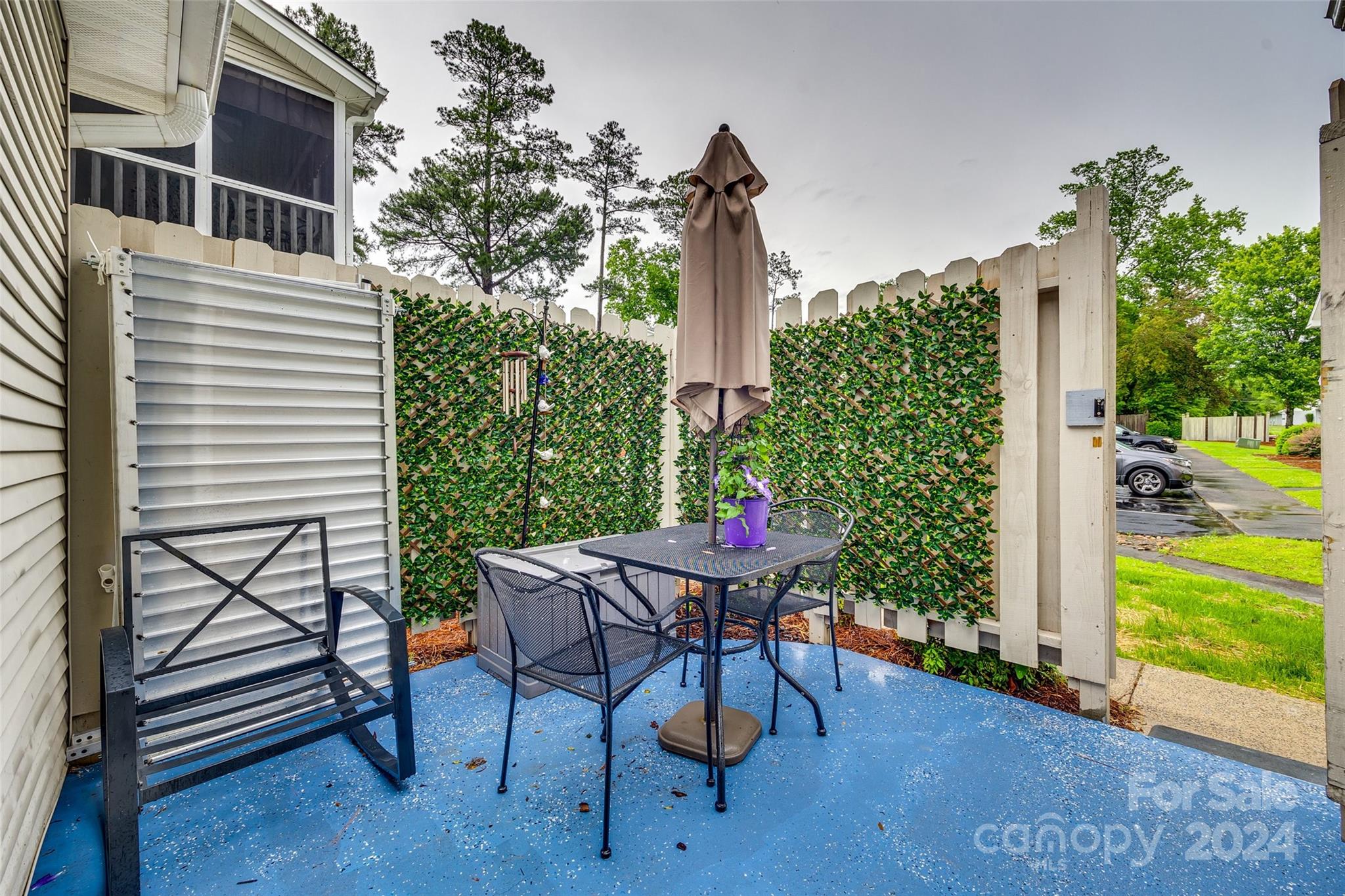 Brentwood Condos - Residential