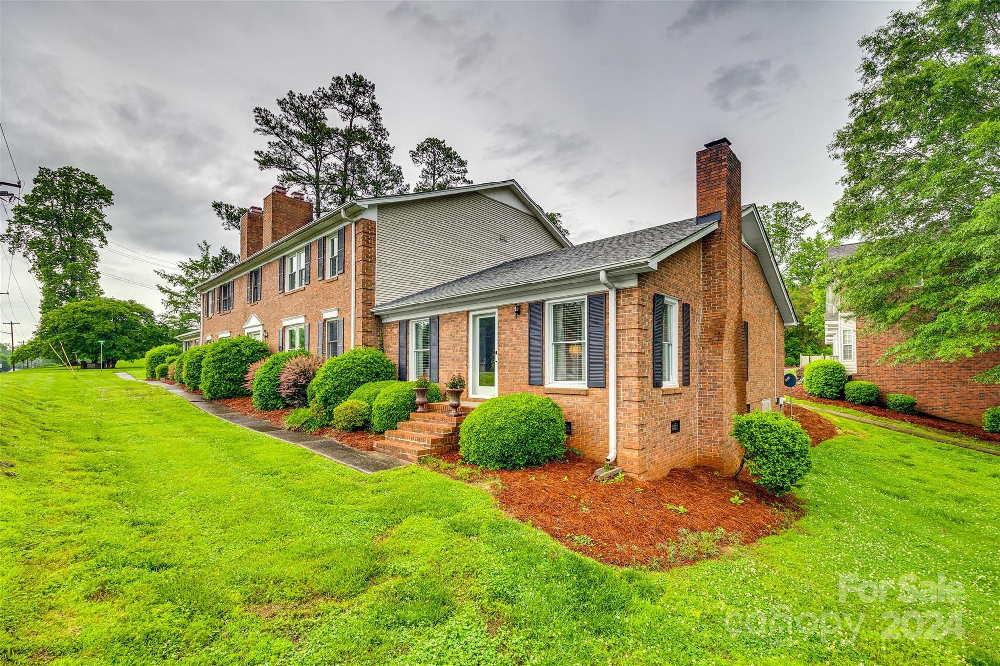 Brentwood Condos - Residential