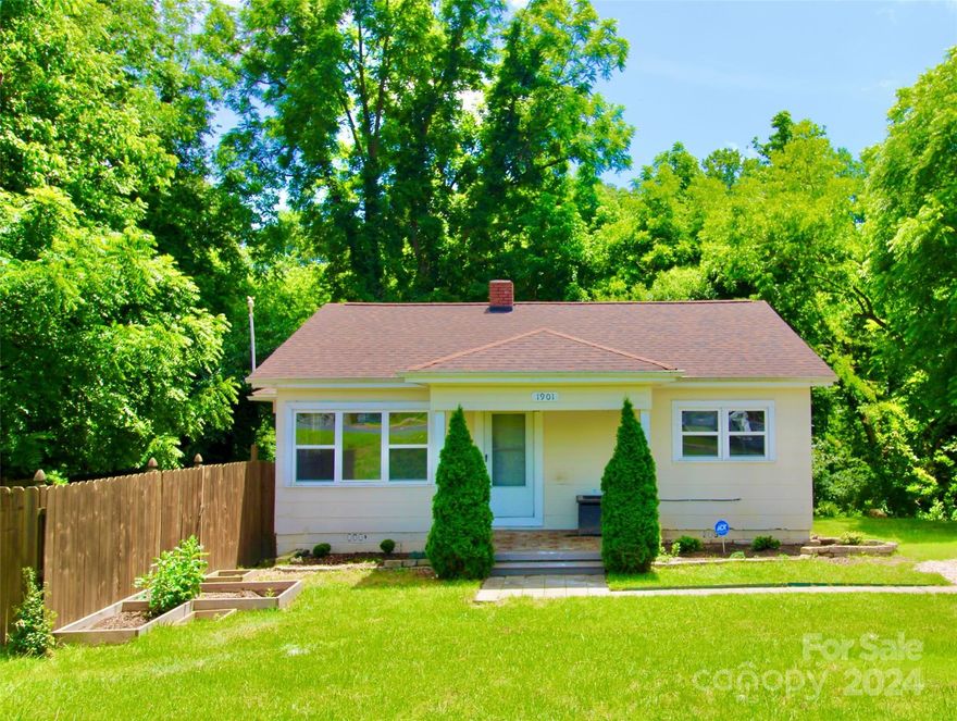 We are excited to announce that 1901 Marshall Ave. in Gastonia is back on the market! This charming property, now vacant and freshly rehabbed, is ready for its next chapter. It offers an excellent investment opportunity or the perfect place to call your primary home. With 2 bedrooms and 1 bathroom, it boasts a great location near shopping centers, restaurants, and easy access to Highway I-85. Don't miss out on this fantastic opportunity to own a piece of prime real estate in a thriving area! Contact us today for more details and to schedule a viewing.