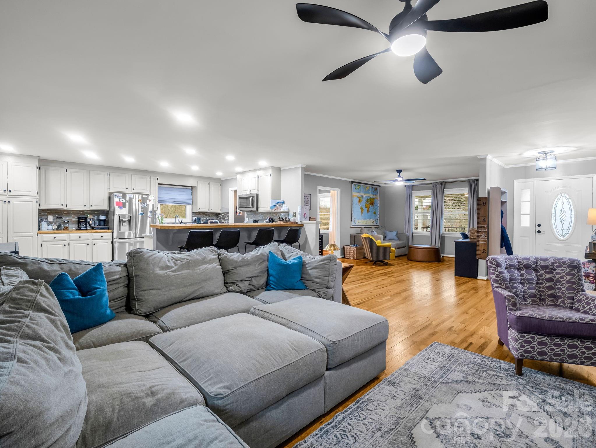 Country Club Gardens - Residential