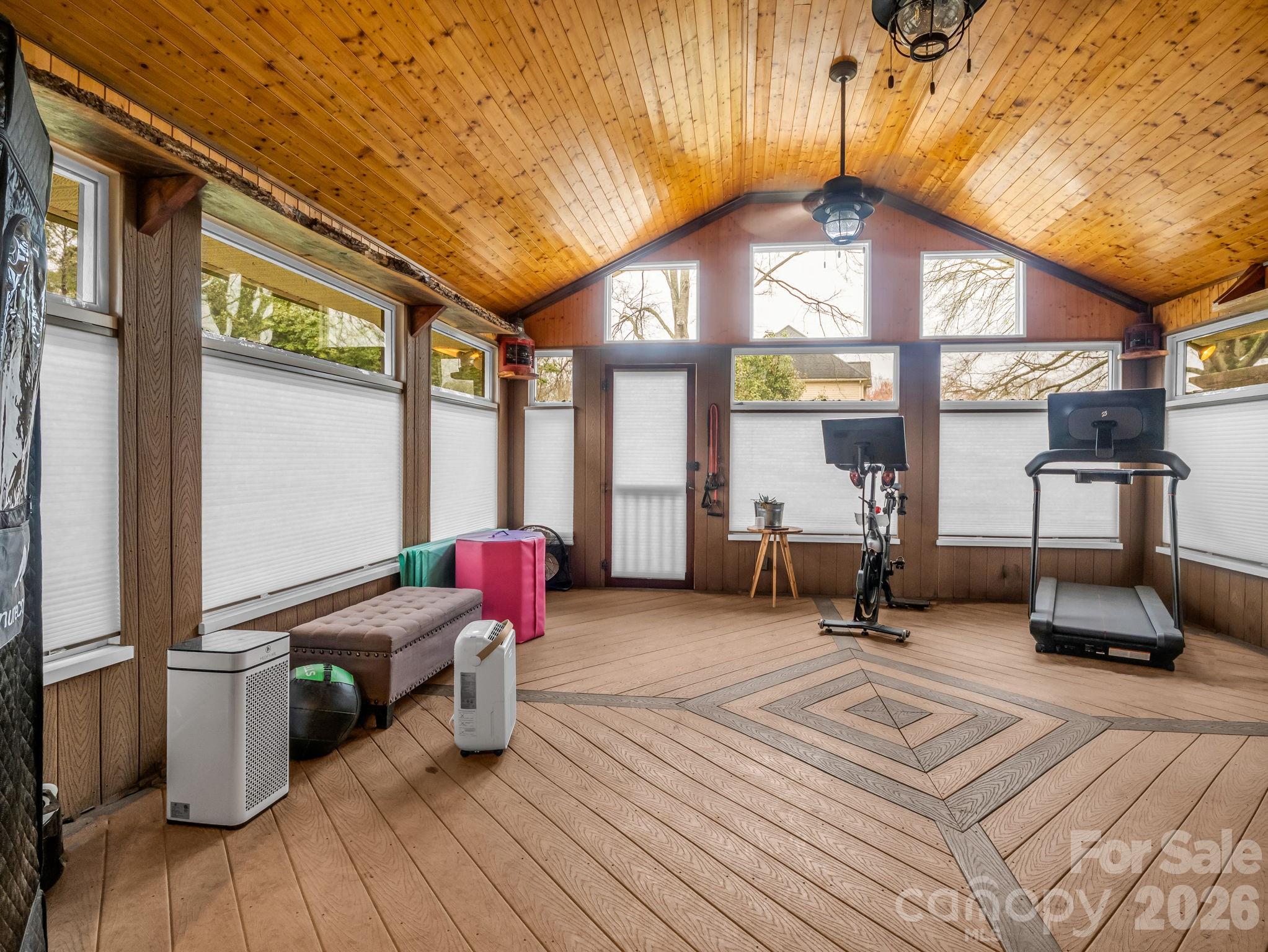 Country Club Gardens - Residential