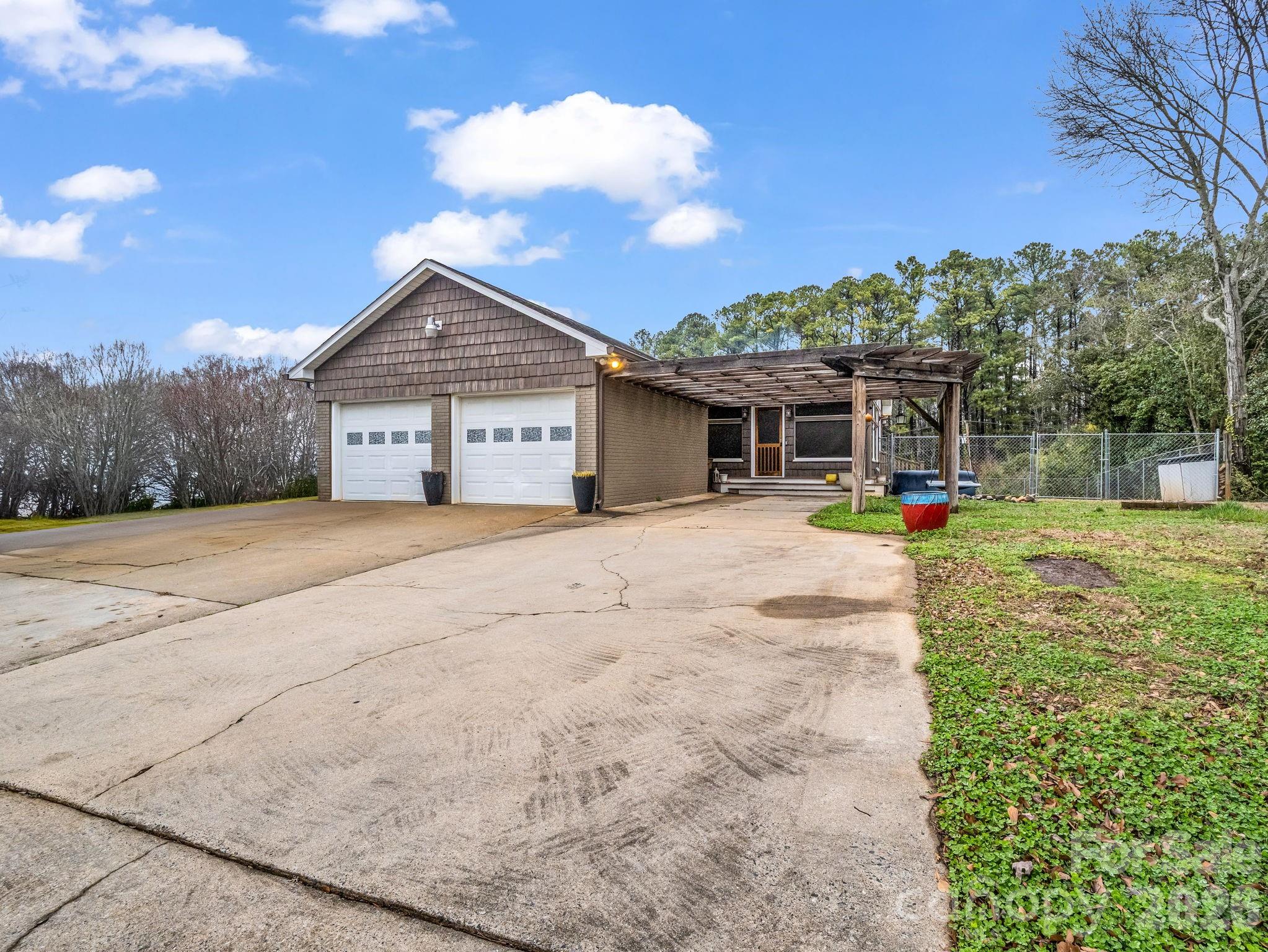 Country Club Gardens - Residential