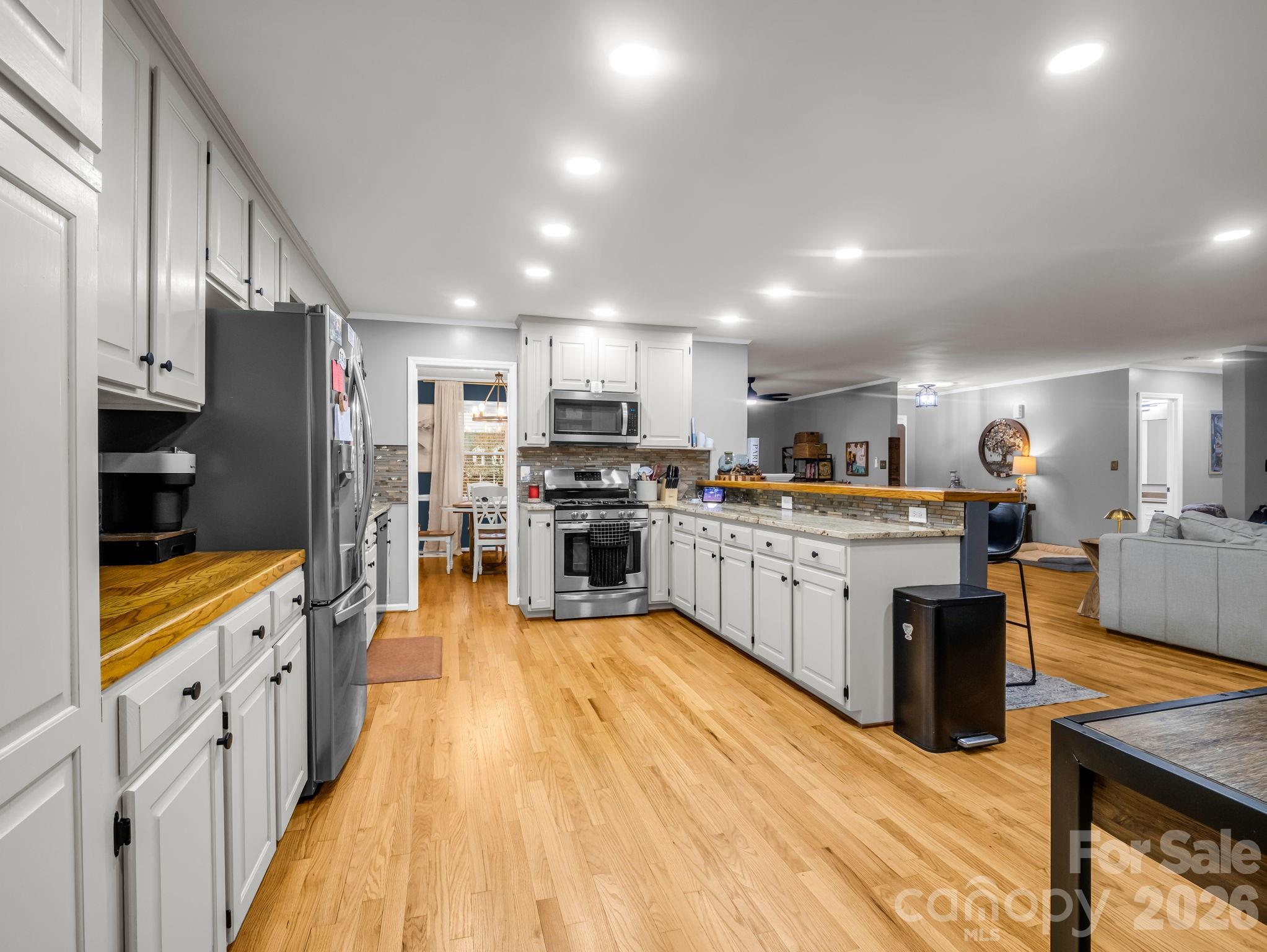 Country Club Gardens - Residential