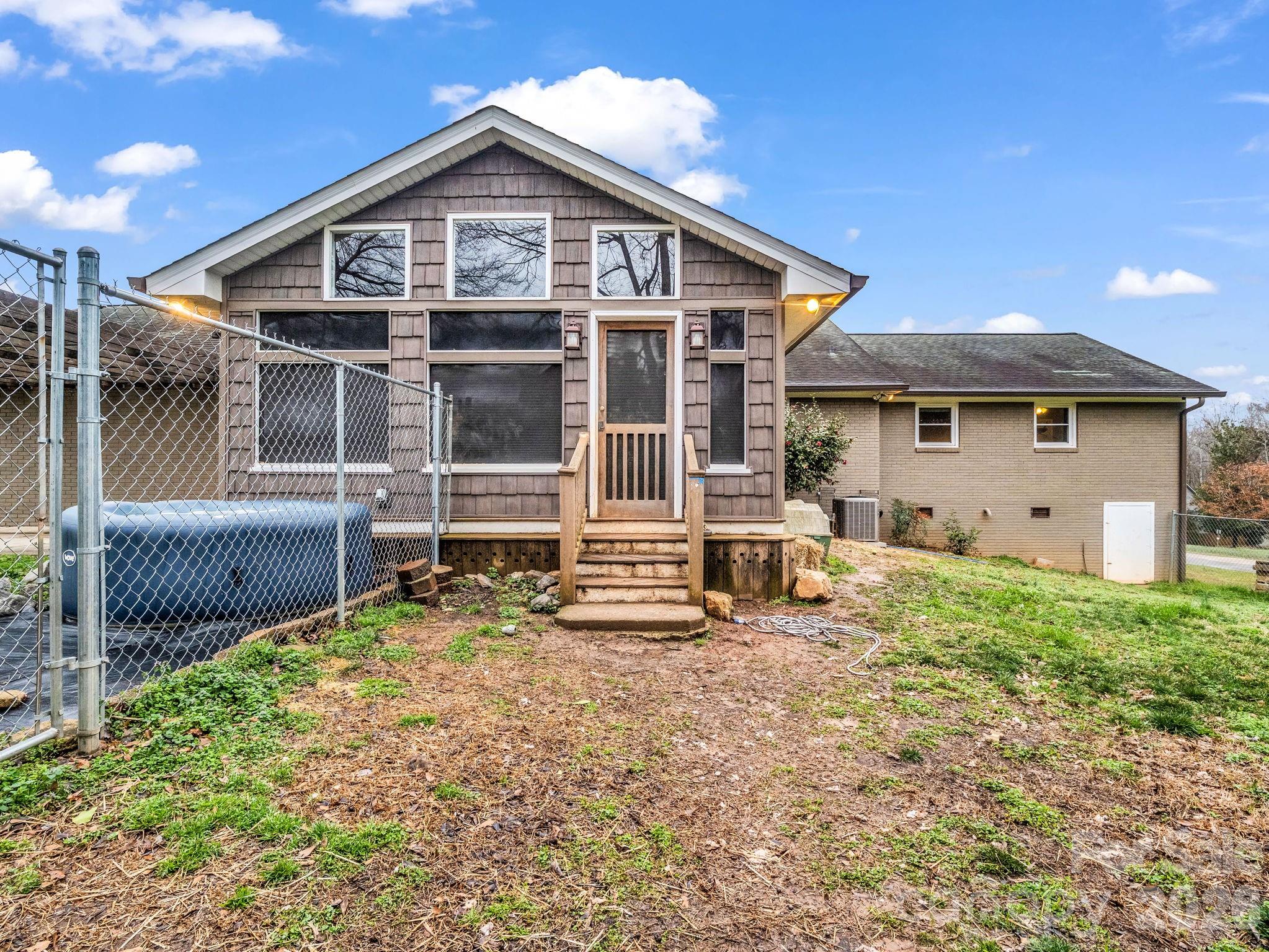 Country Club Gardens - Residential