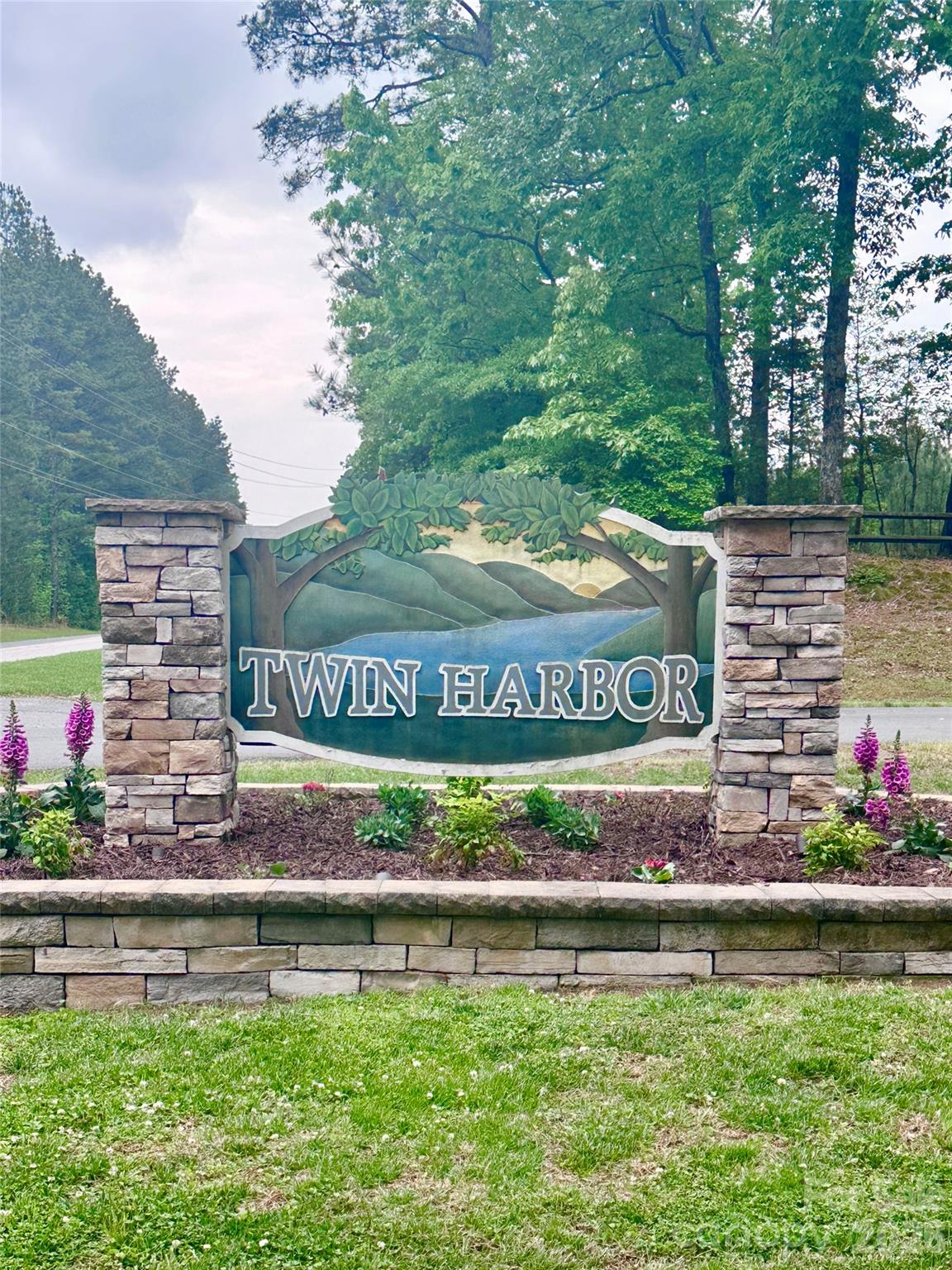 Twin Harbor - Residential