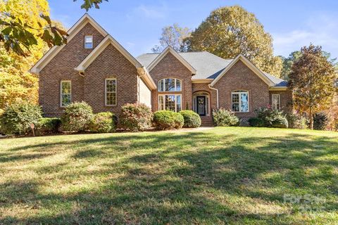 Photo of 4228 Barbrick Street, Sherrills Ford, NC 28673 (MLS # 4320340)
