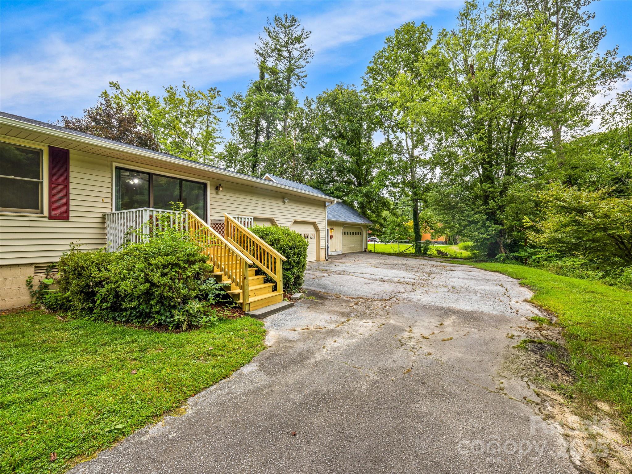 1066 Maplewood Court
