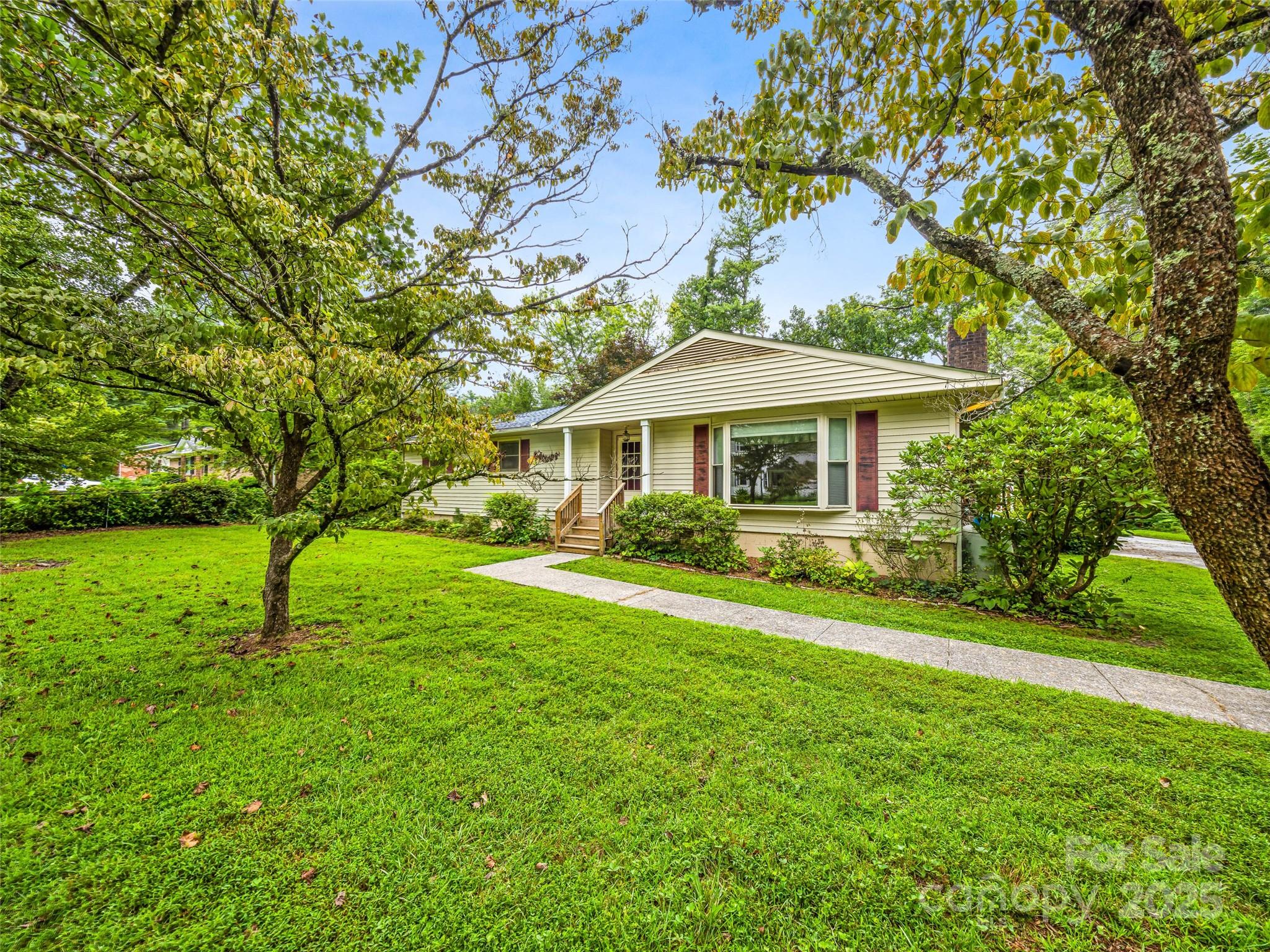 1066 Maplewood Court
