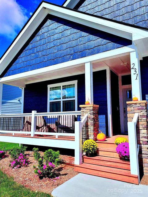 231 Leyland Circle Hendersonville NC 28792