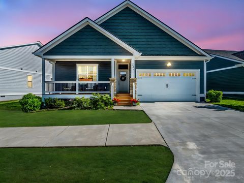 231 Leyland Circle Hendersonville NC 28792