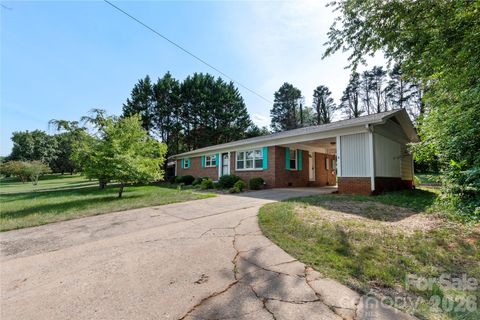 Photo of 425 Bost Road, Morganton, NC 28655 (MLS # 4397179)