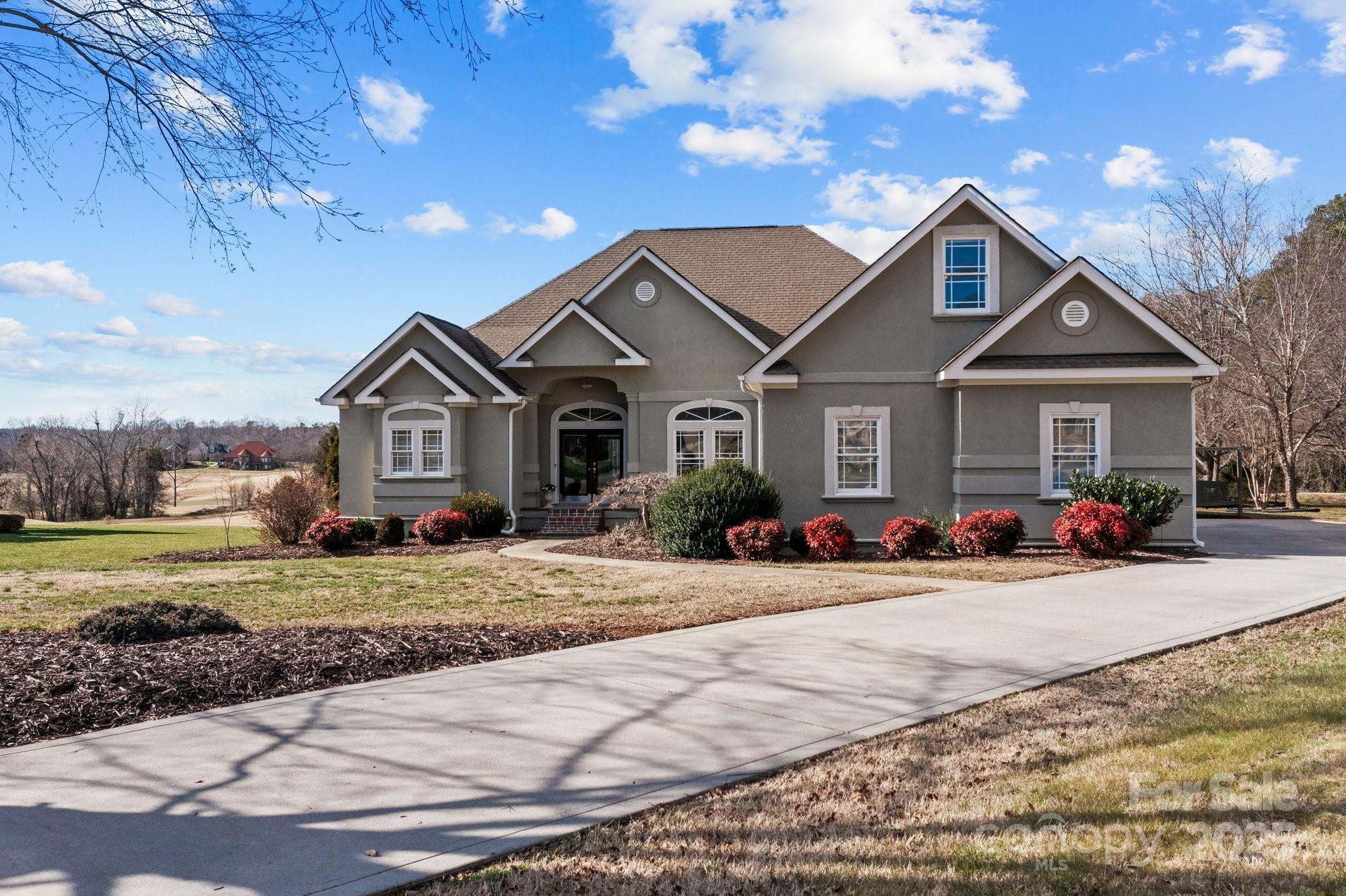 543 Muirfield Way