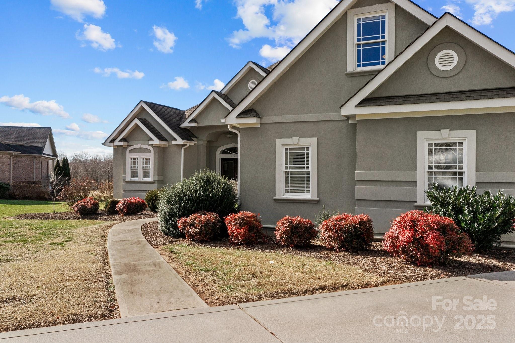 543 Muirfield Way