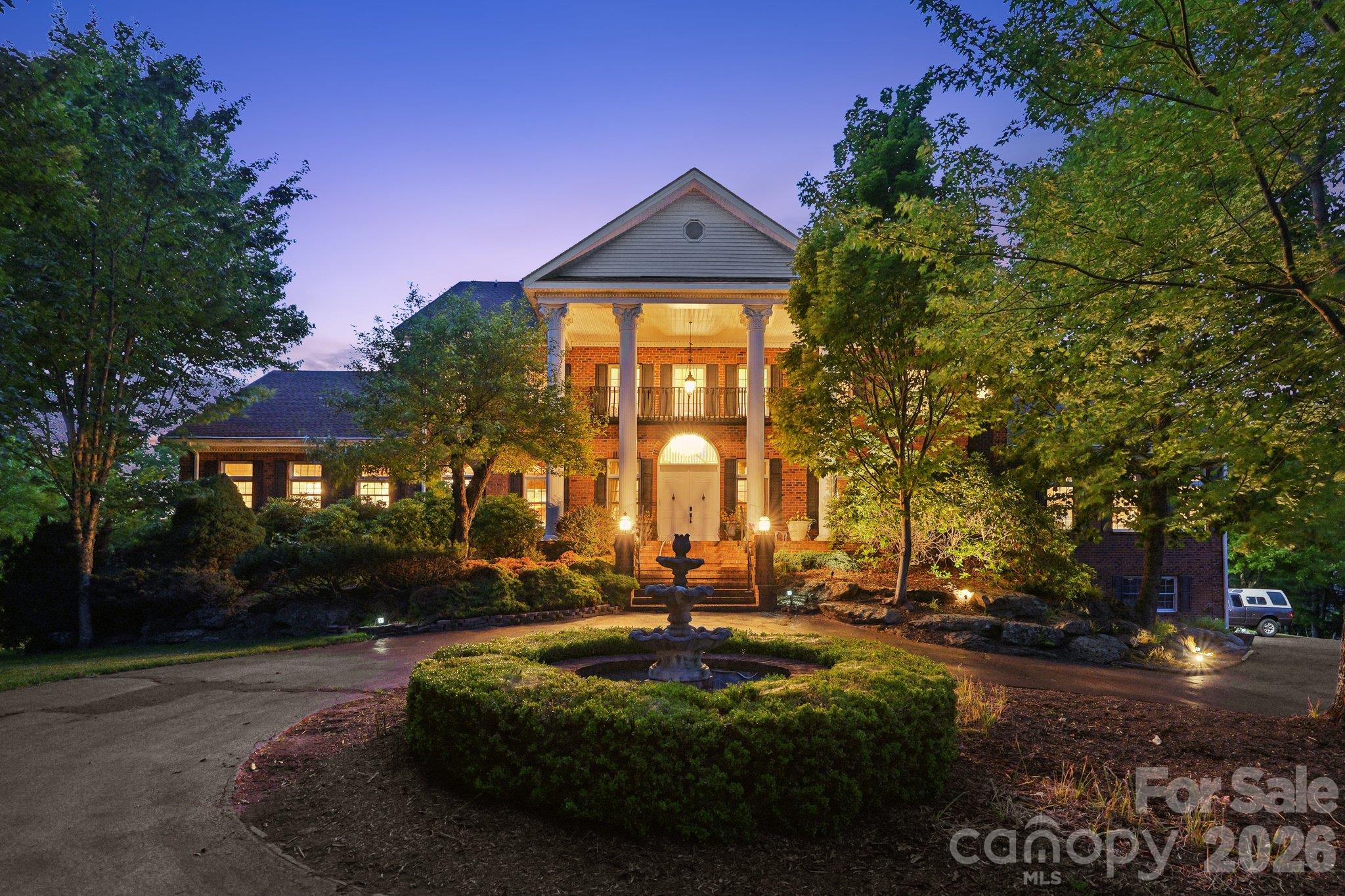 2040 Sorrento Drive