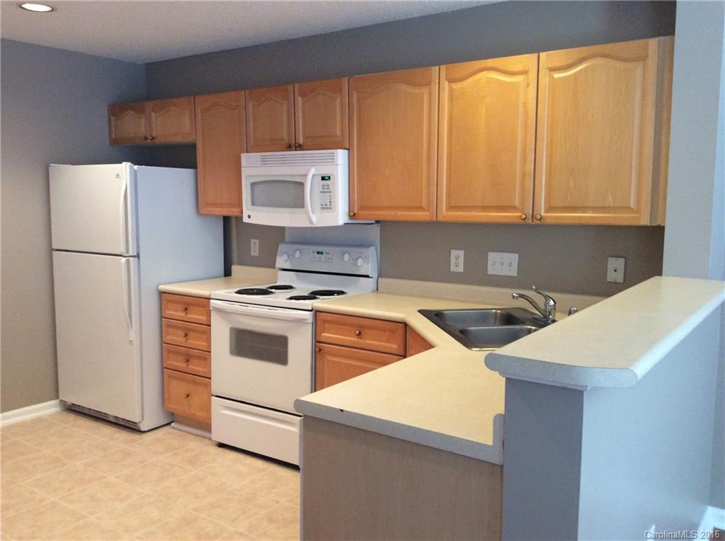 Elizabeth Townes - Residential Lease