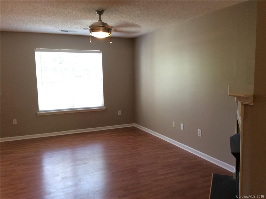 Elizabeth Townes - Residential Lease