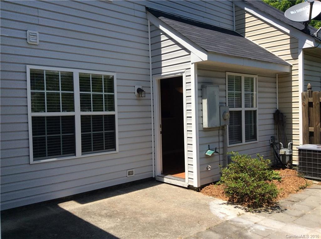 Elizabeth Townes - Residential Lease