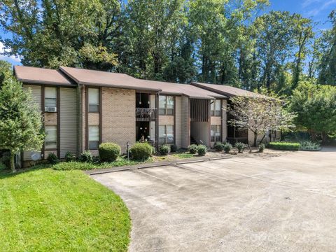 333 W Lake Avenue Hendersonville NC 28739