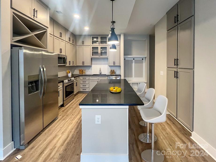 Charlotte, North Carolina 28209, United States, 2 Bedrooms Bedrooms, ,2 BathroomsBathrooms,Residential,Active,53845