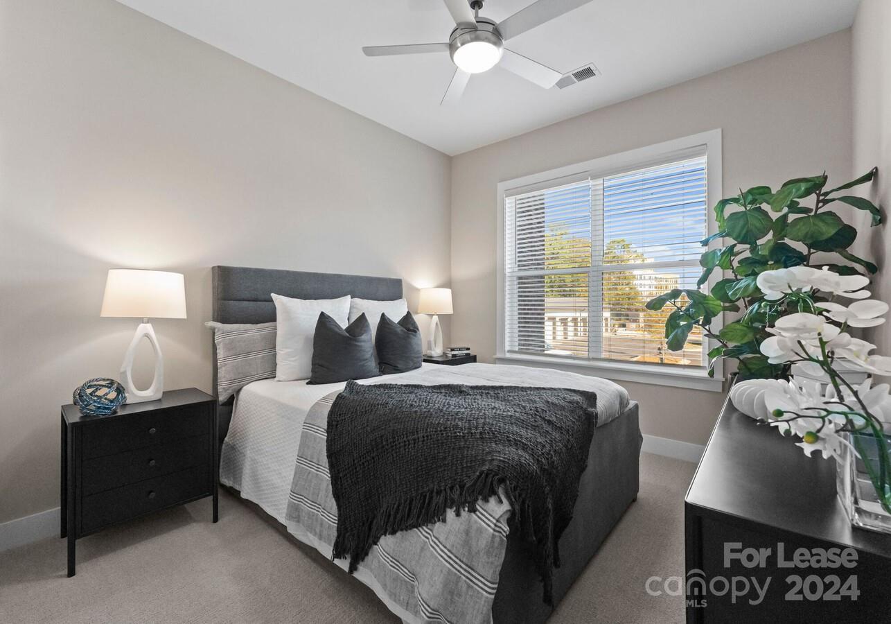 Charlotte, North Carolina 28209, United States, 2 Bedrooms Bedrooms, ,2 BathroomsBathrooms,Residential,Active,53845