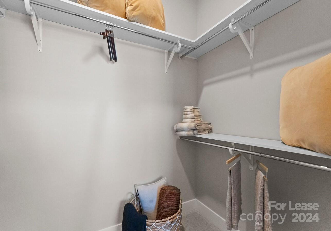 Charlotte, North Carolina 28209, United States, 2 Bedrooms Bedrooms, ,2 BathroomsBathrooms,Residential,Active,53845