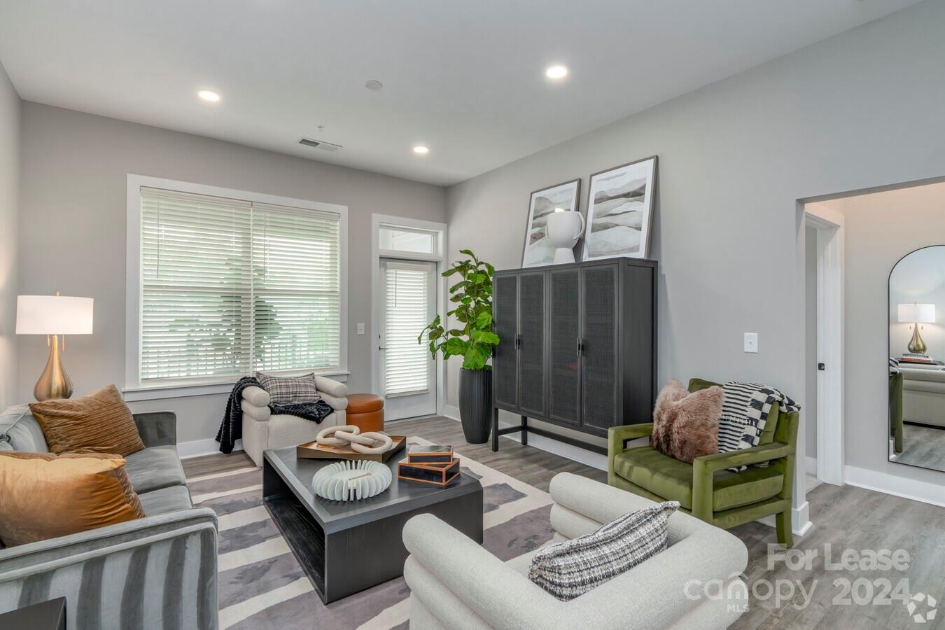 Charlotte, North Carolina 28209, United States, 2 Bedrooms Bedrooms, ,2 BathroomsBathrooms,Residential,Active,53845