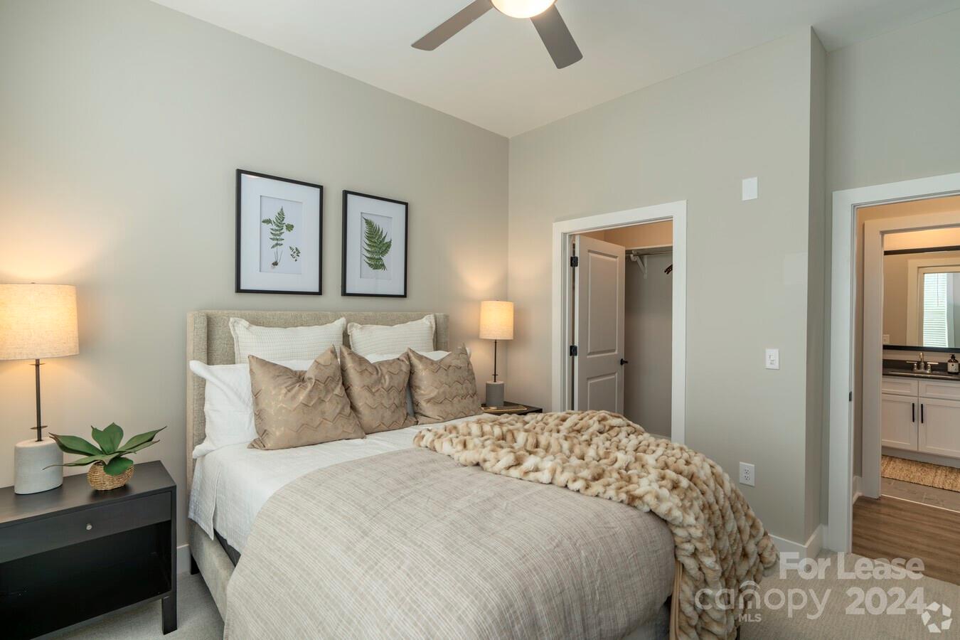 Charlotte, North Carolina 28209, United States, 2 Bedrooms Bedrooms, ,2 BathroomsBathrooms,Residential,Active,53845