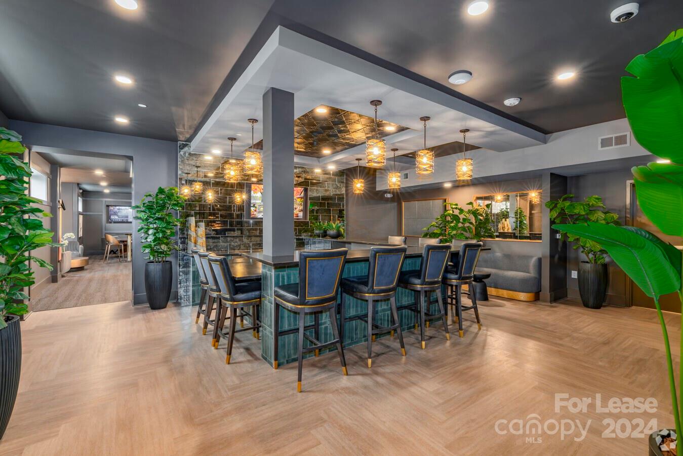 Charlotte, North Carolina 28209, United States, 2 Bedrooms Bedrooms, ,2 BathroomsBathrooms,Residential,Active,53845