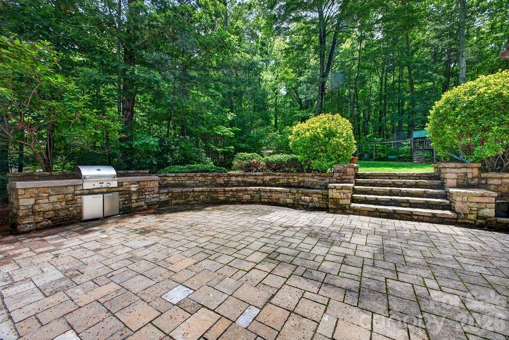 94 Oak Hollow Drive