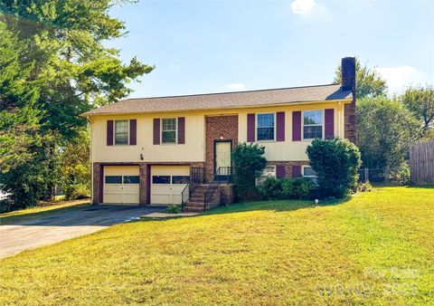 Photo of 307 Meadowbrook Drive, Newton, NC 28658 (MLS # 4311297)