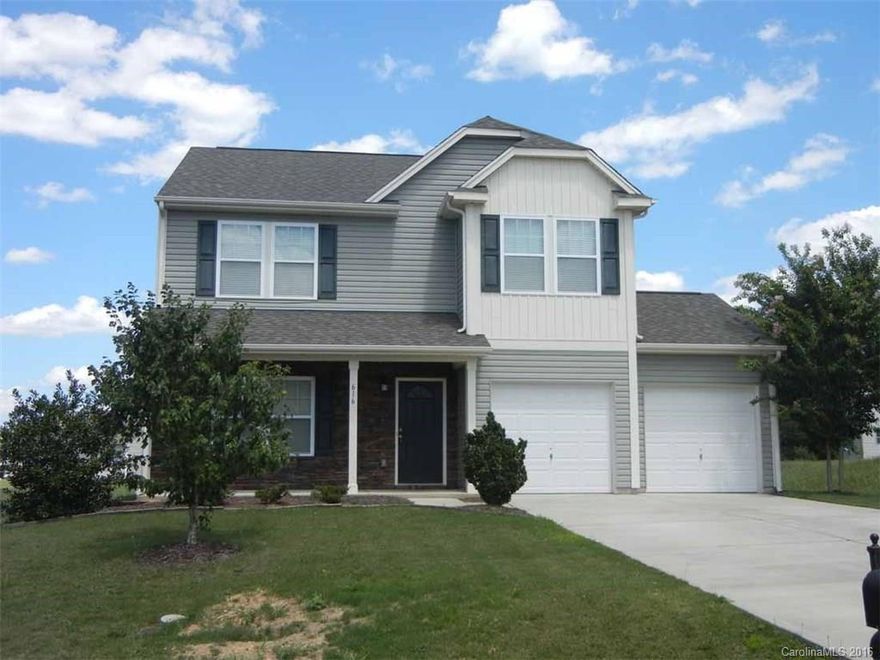 Like new! This 4-bedroom, 2.5 bath 1.5 story maintenance free home is move-in ready. Master bedroom on main level. Beautiful kitchen with stainless appliances.  A Must See!!