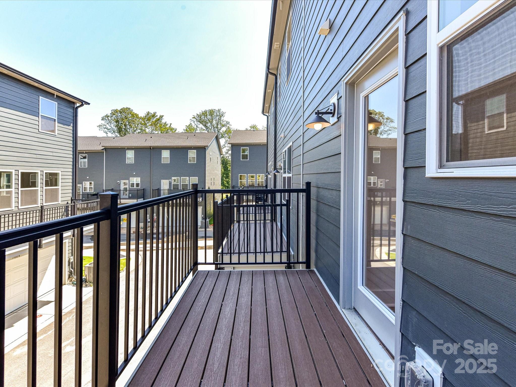 Context at Oakhurst - Residential