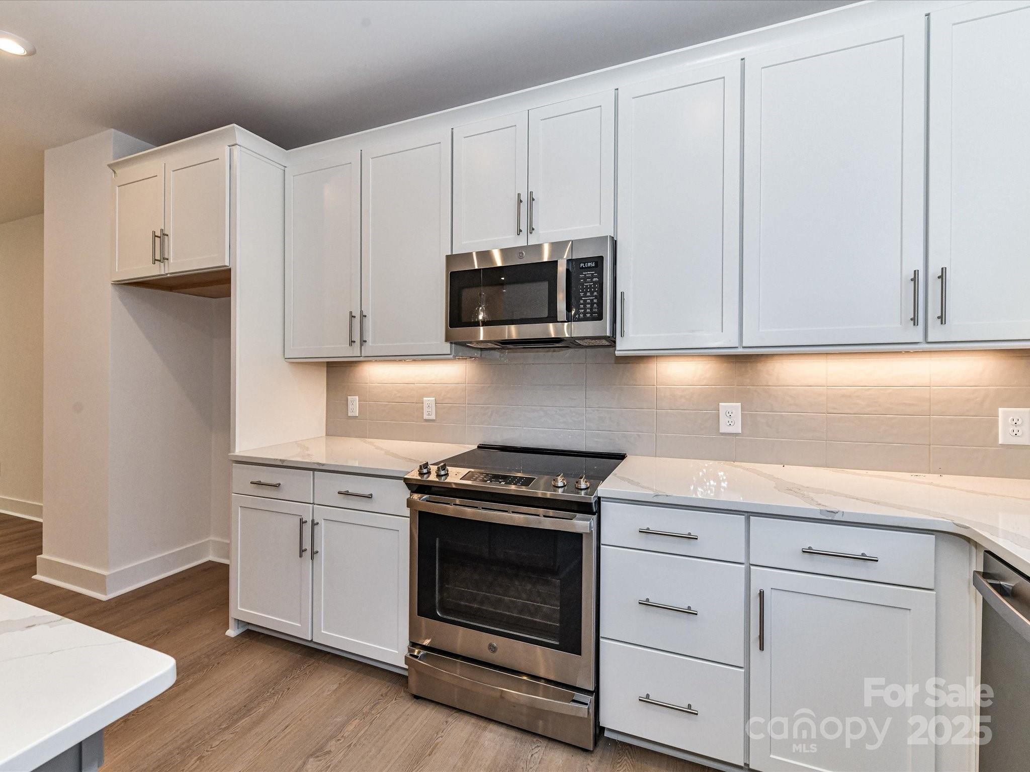 Context at Oakhurst - Residential