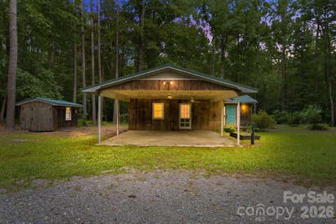 Photo of 1083 Murdocksville Road, West End, NC 27376 (MLS # 4407490)