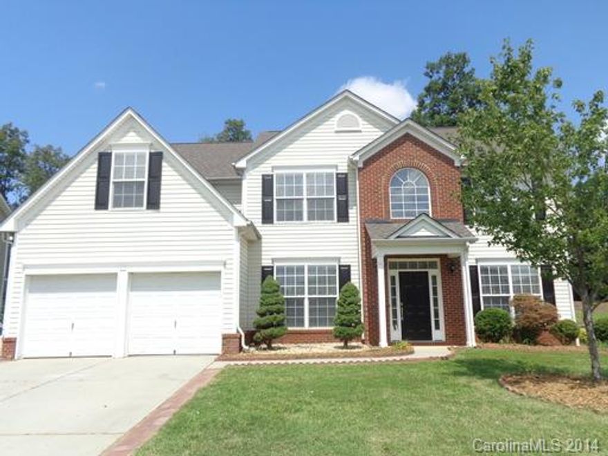This gorgeous house has trey/coffered ceilings, tile floors, a Formal Dining Room, a living room & a fireplace in the Great Room. The warm & inviting kitchen comes with all appliances, a kitchen island, a pantry plus granite counter tops. The laundry room is located on the first floor. The Master Suite has a walk in closet & the Master Bath has dual sinks, an over sized tub & a separate shower.