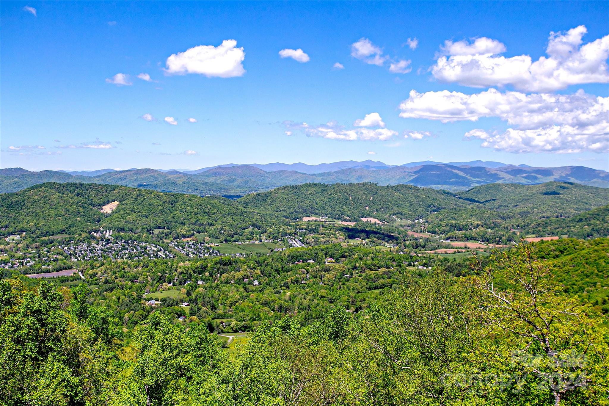 2 Laurel Ledge Way 15