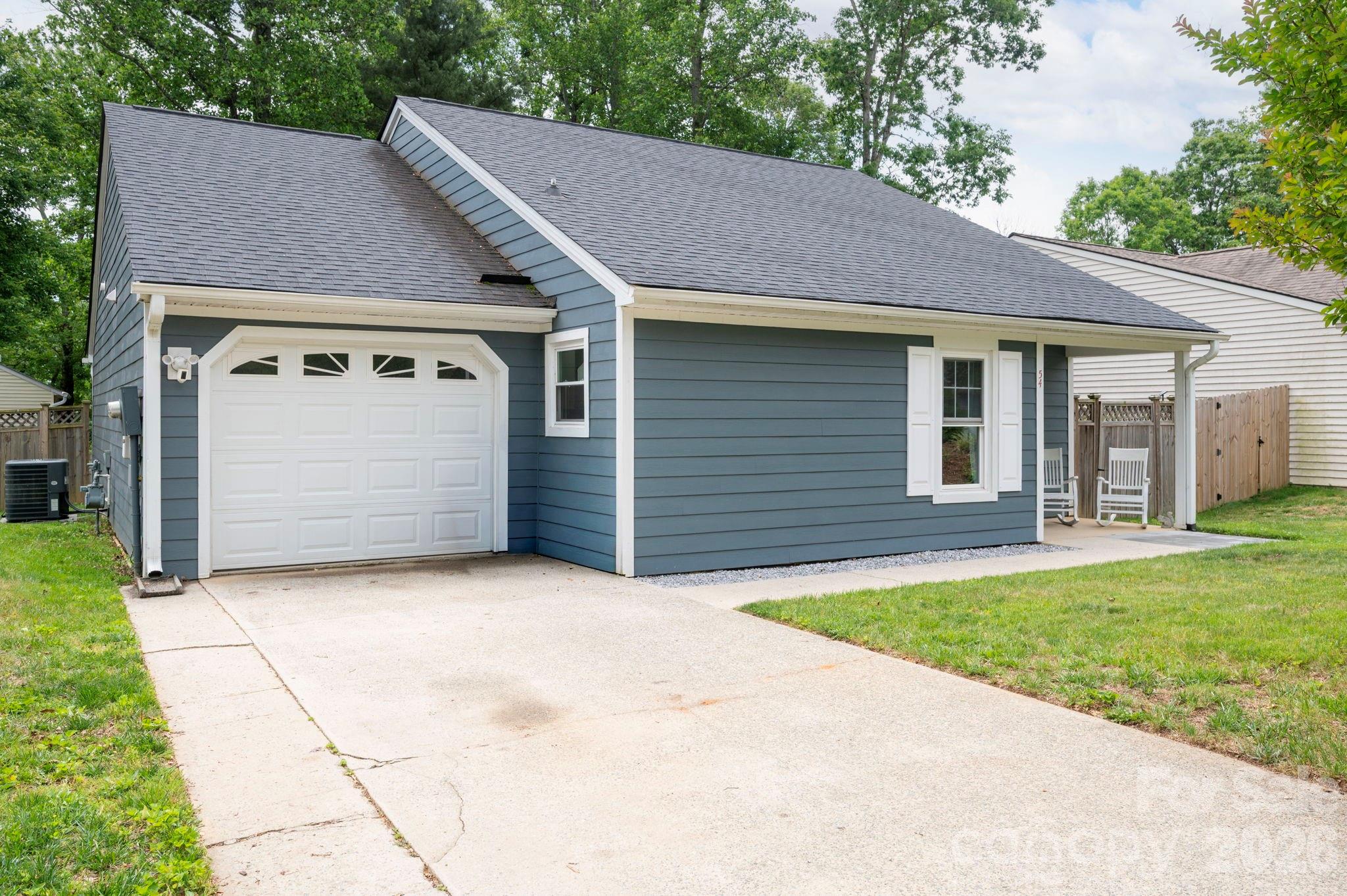 Hunters Trace - Residential
