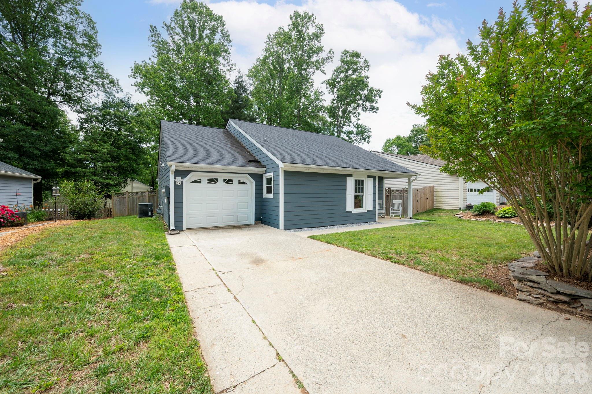 Hunters Trace - Residential