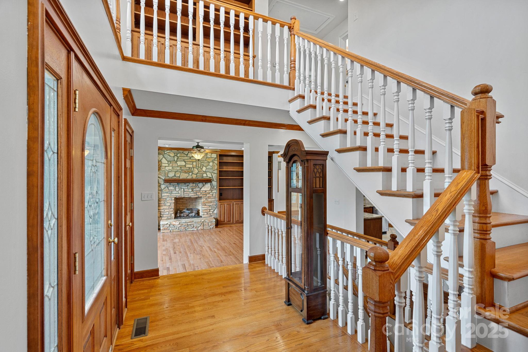 123 Golden Oak Drive