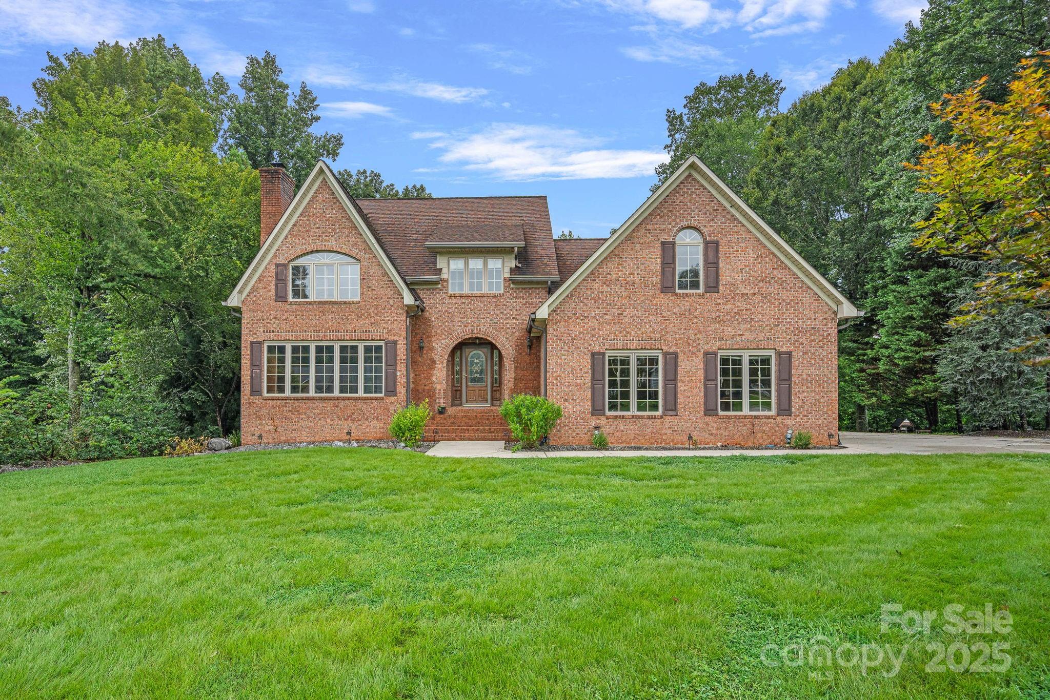 123 Golden Oak Drive