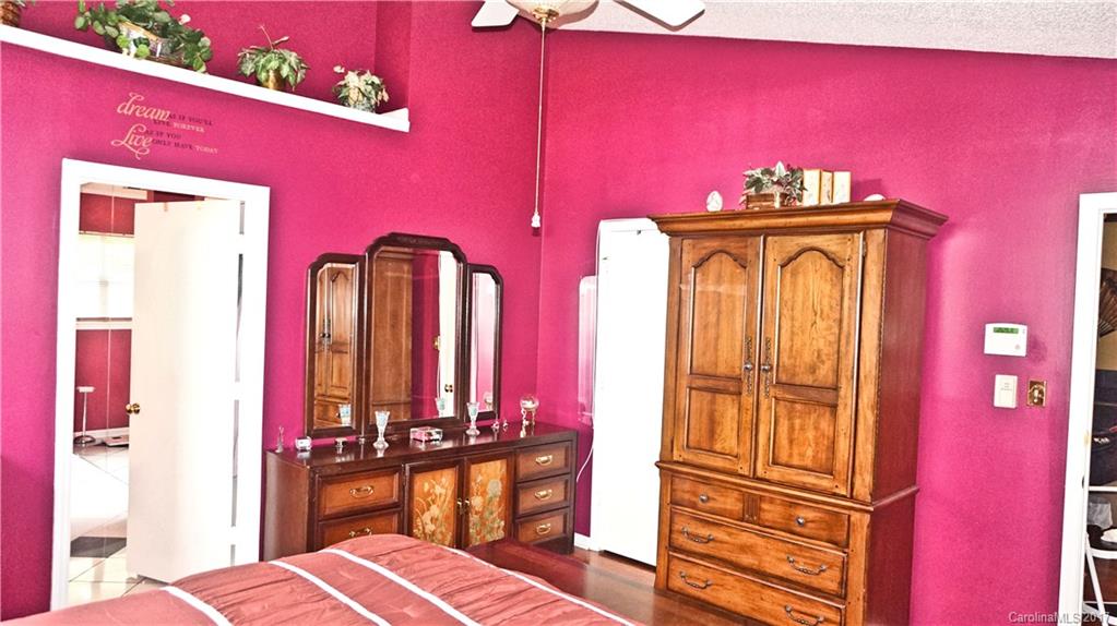 Olde Whitehall - Residential