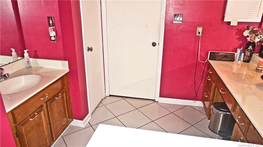 Olde Whitehall - Residential