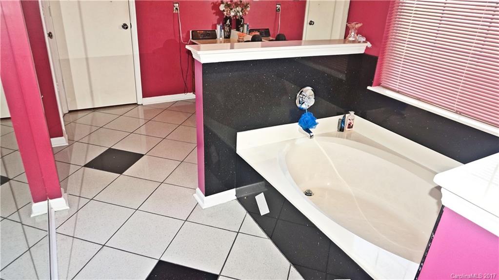 Olde Whitehall - Residential