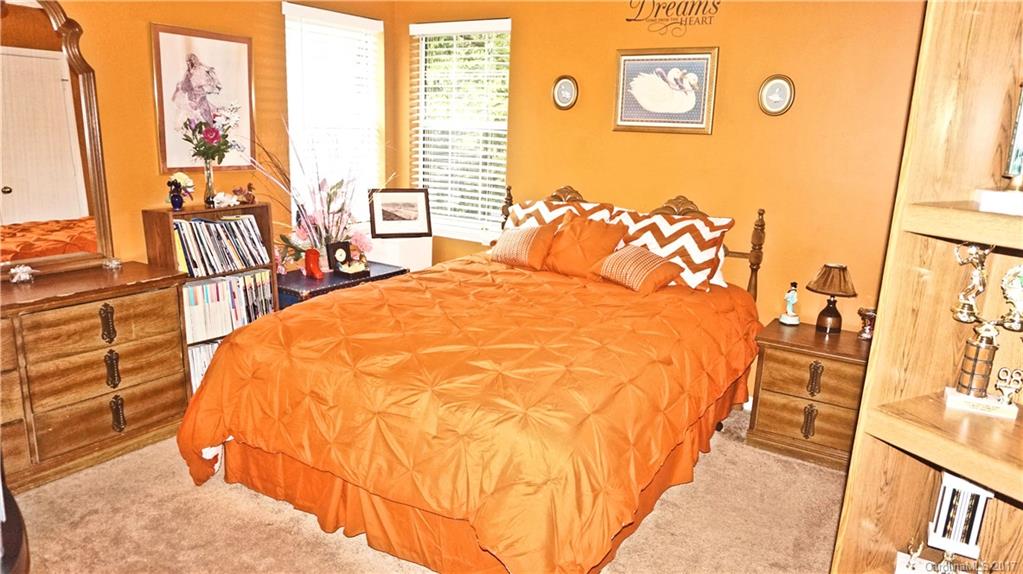 Olde Whitehall - Residential